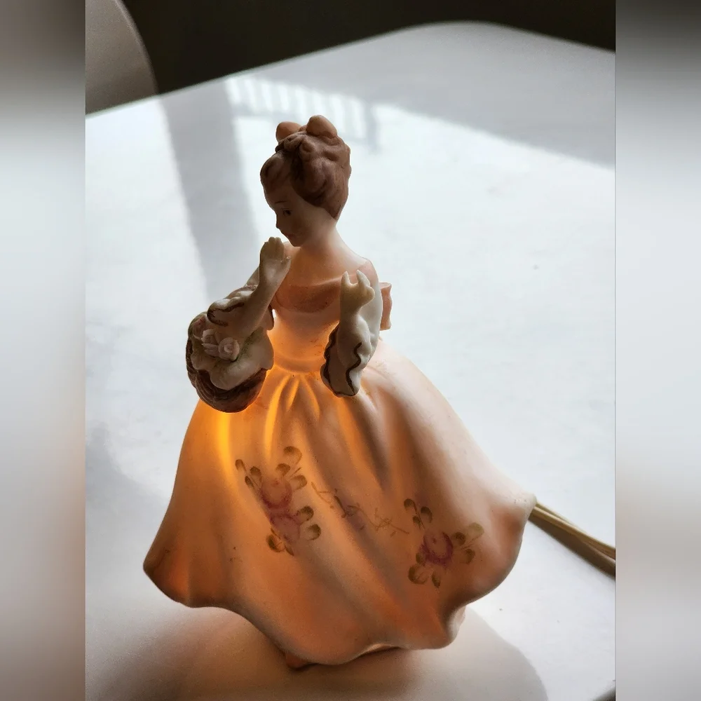 Vtg Lenwile Ardalt Japan Porcelain Girl w/ Basket of Roses Night Light Figurine